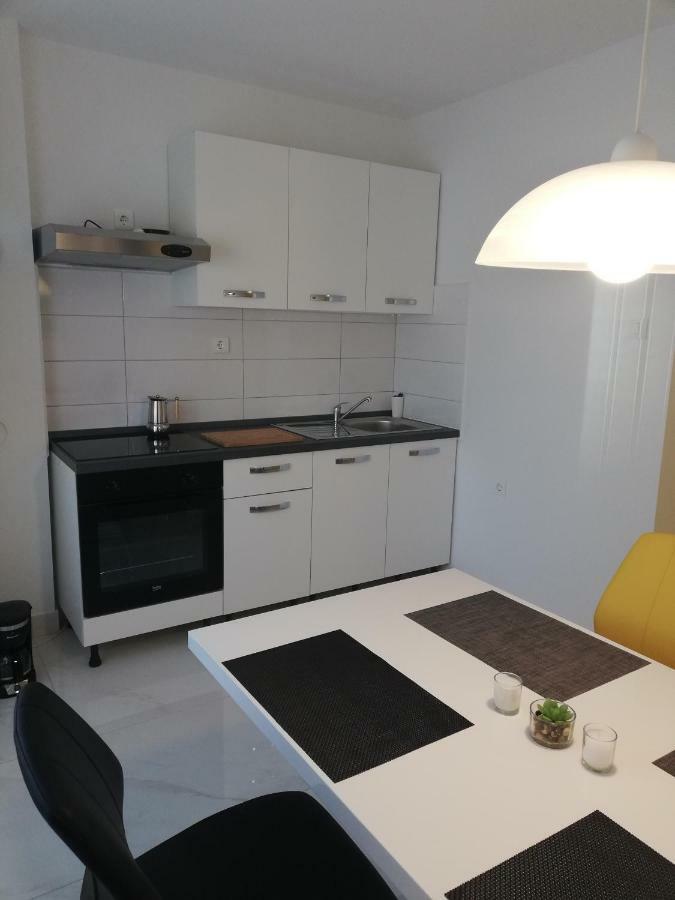 New Renovated Apartment 15 Min From Beach On Foot Pula Buitenkant foto